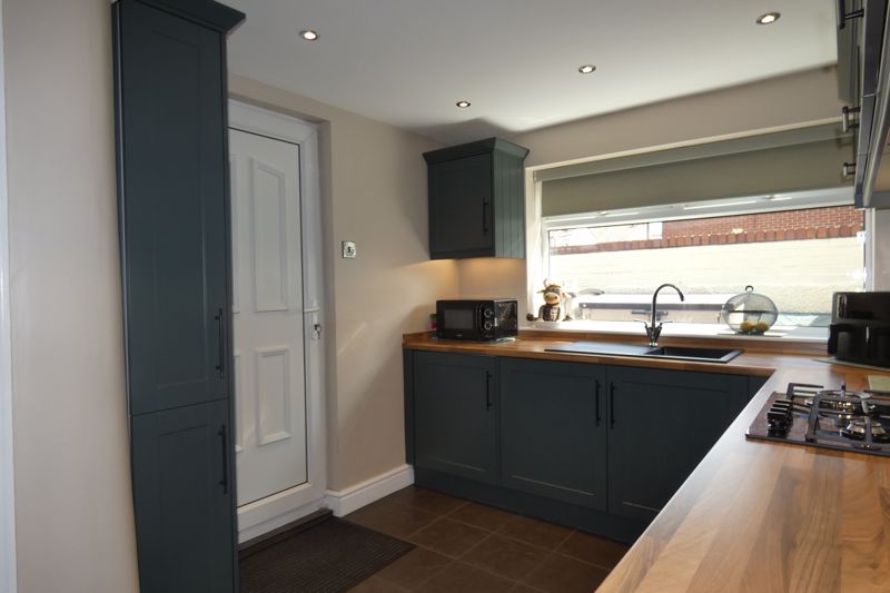 Kitchen- click for photo gallery